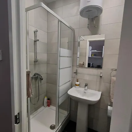 In The Centre Of 2 *