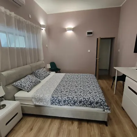 Apartment In The Centre Of 2